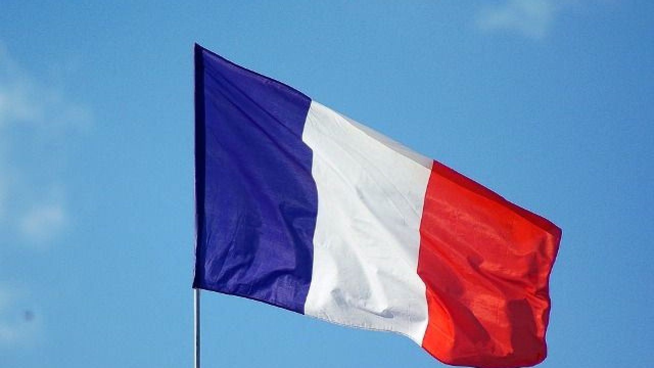277wuw_french_flag_x974-1280x720.jpg
