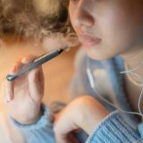 ДЭМБ-аас хүүхэд, залуусыг цахилгаан тамхинаас хамгаалахыг уриалж байна