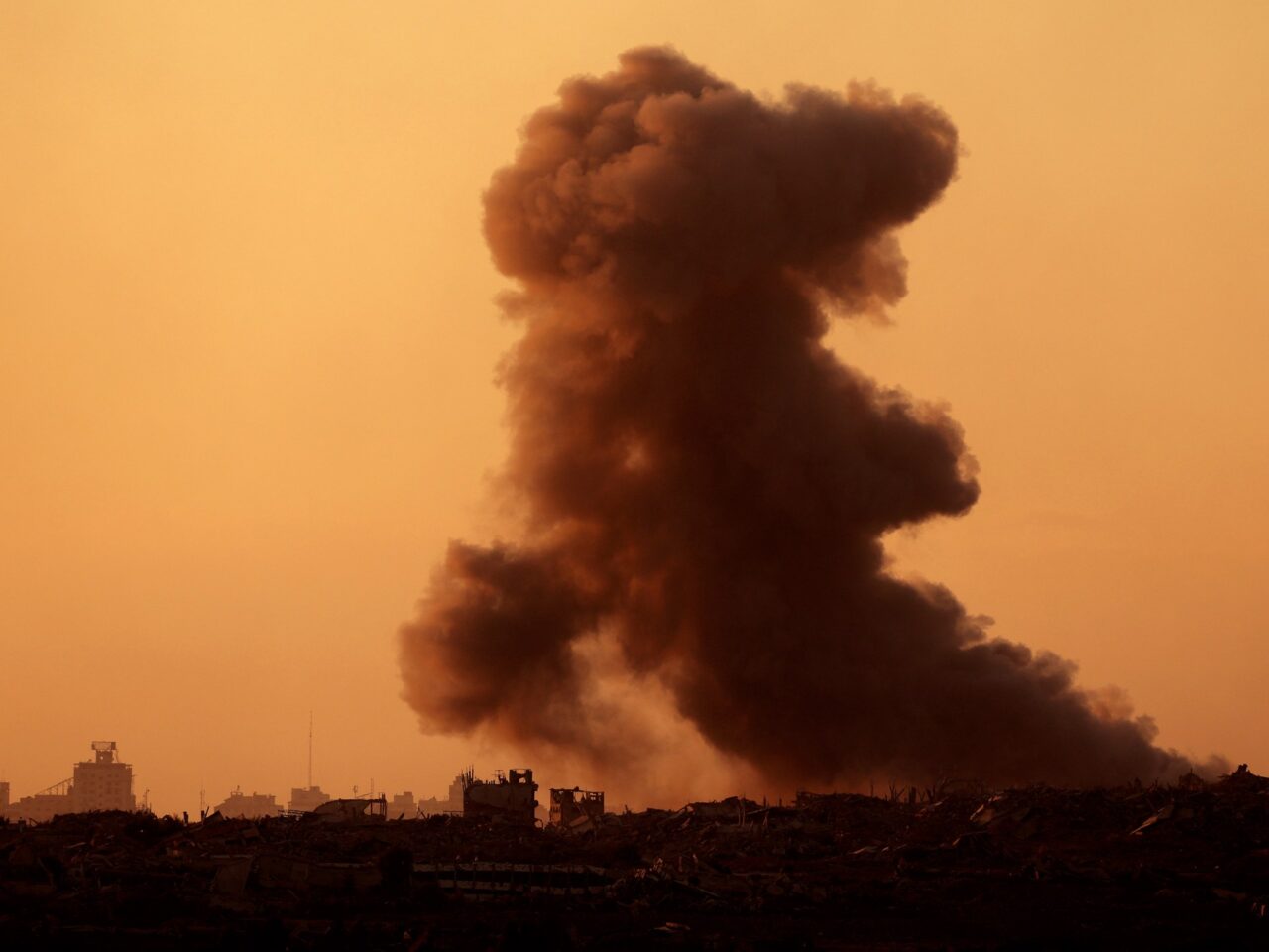 israel-strikes-kill-palestinians-near-gazas-last-functioning-hospitals